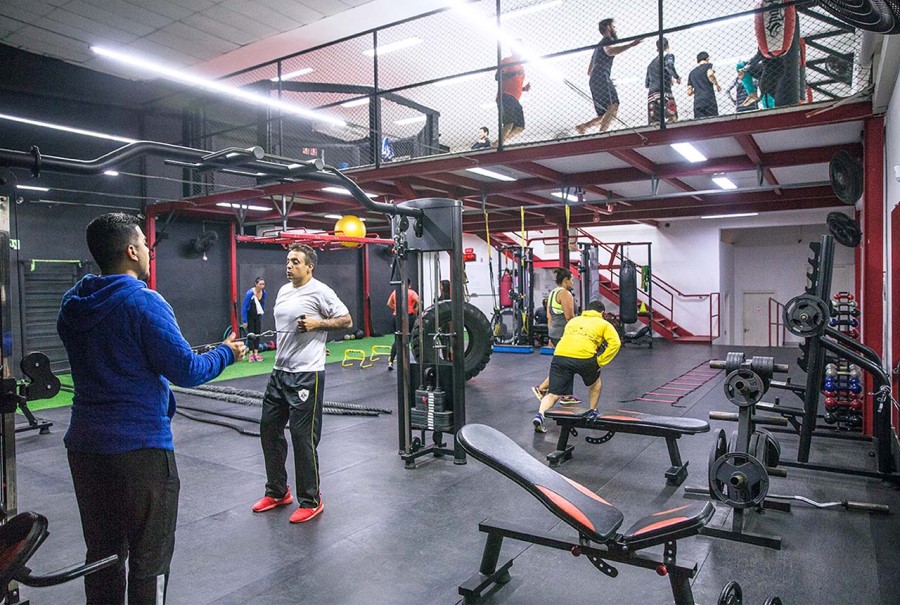 Foto Bravus Club Pessoas treinando treinamento funcional crossfit crosstraining